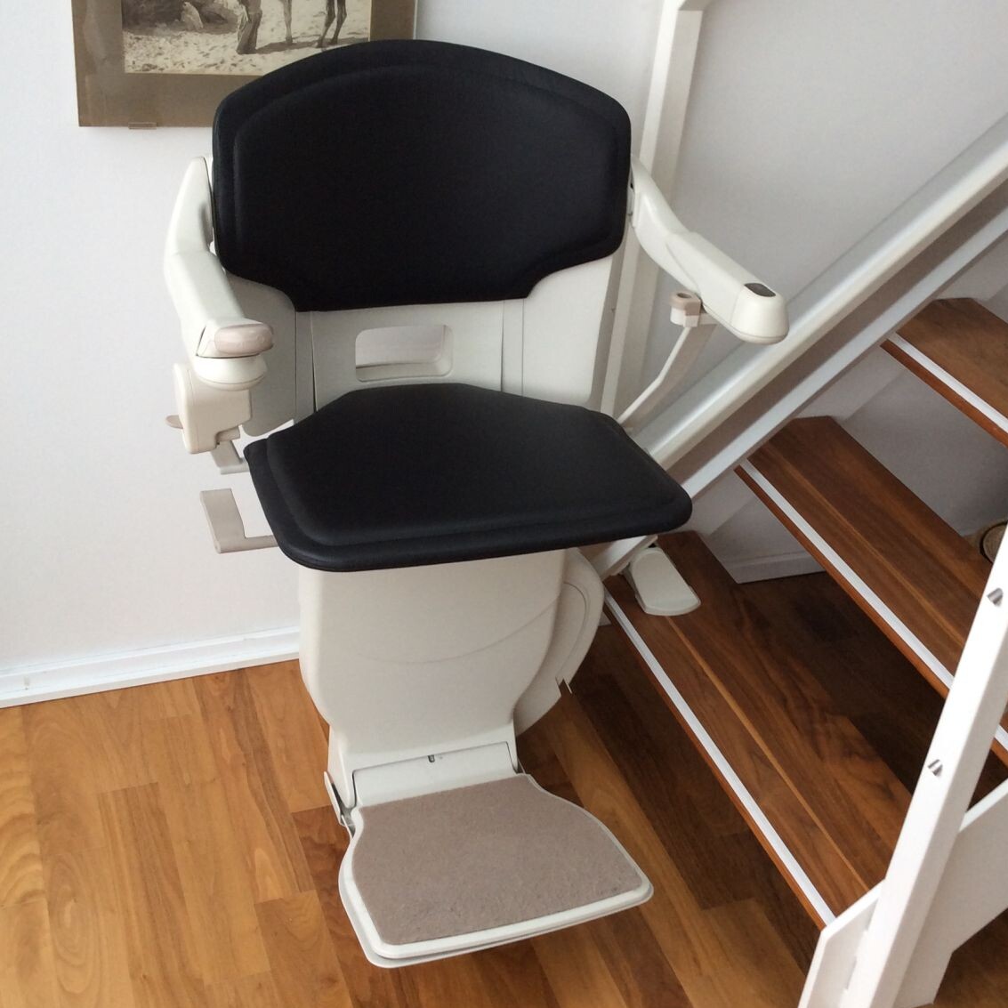 Der Sitzlift Avantgarde an einer Treppe in einem Privathaushalt