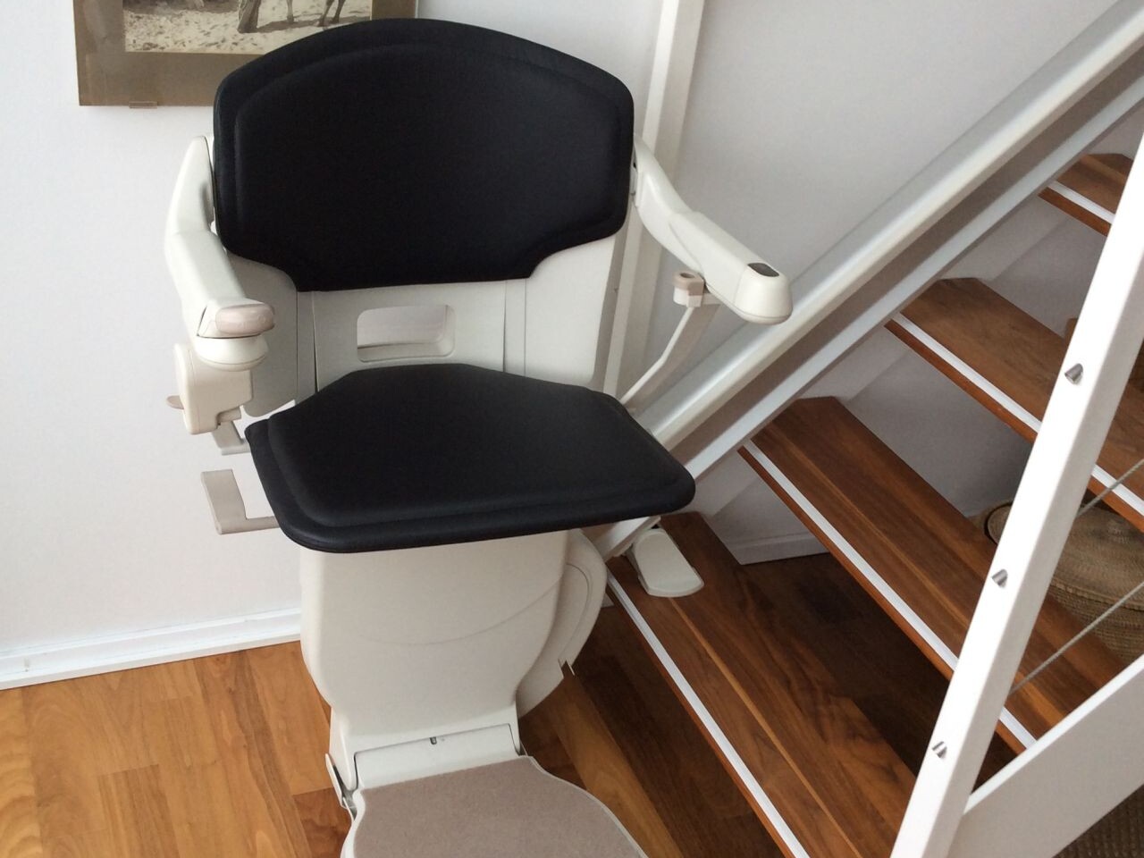 Der Sitzlift Avantgarde an einer Treppe in einem Privathaushalt