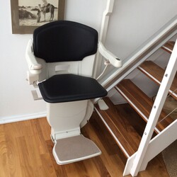 Der Sitzlift Avantgarde an einer Treppe in einem Privathaushalt