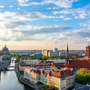 306761029 | © Mistervlad - stock.adobe.com Blick auf die Skyline von Berlin